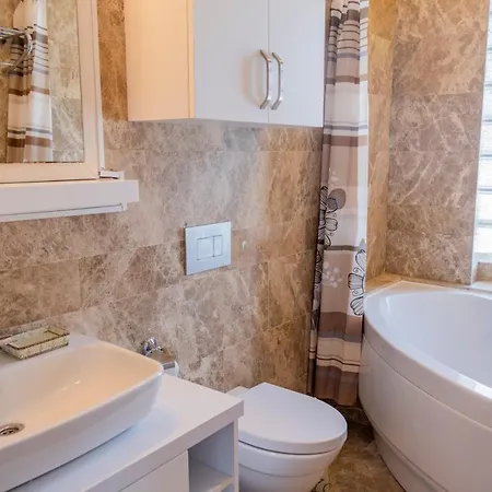 Luxury White Vilă
