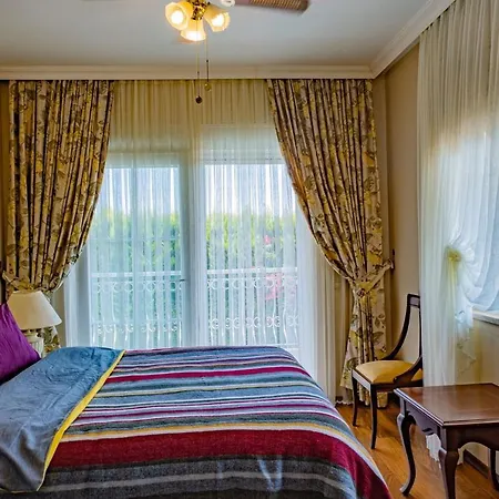 Luxury White Vilă